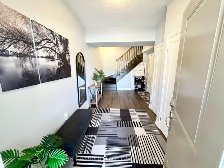 Photo 4 at 22 Waterlily Way, Stoney Creek, Hamilton