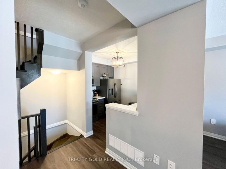 Photo 6 at 22 Waterlily Way, Stoney Creek, Hamilton