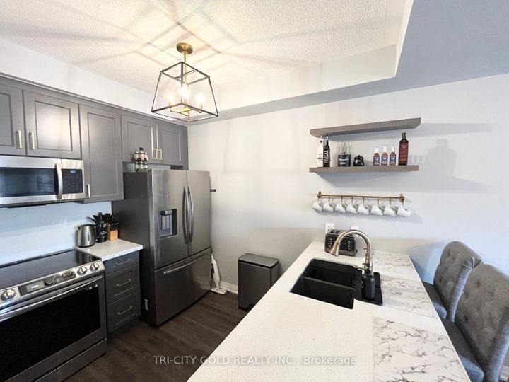 Photo 7 at 22 Waterlily Way, Stoney Creek, Hamilton