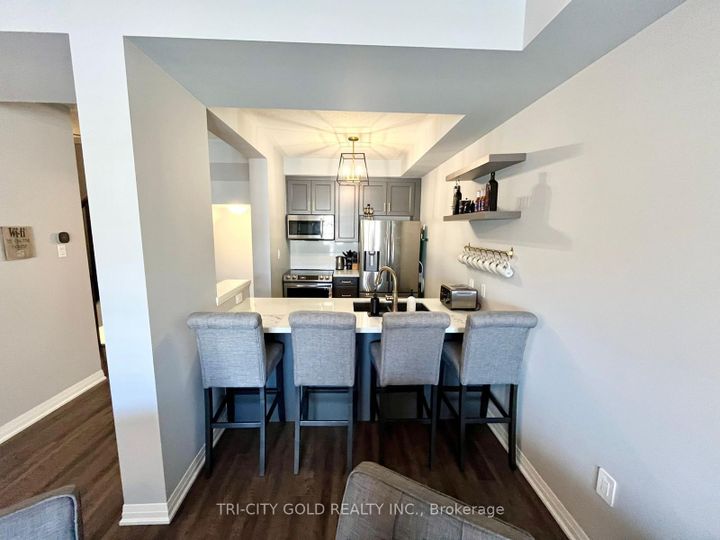 Photo 8 at 22 Waterlily Way, Stoney Creek, Hamilton