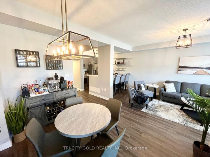 Photo 14 at 22 Waterlily Way, Stoney Creek, Hamilton