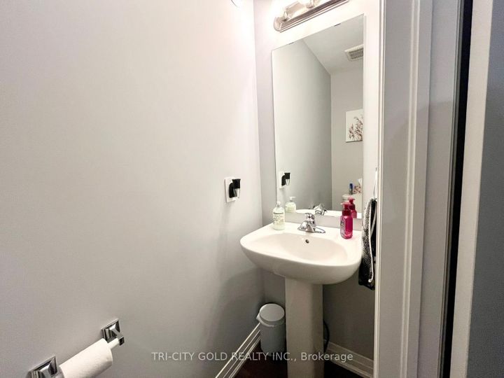 Photo 23 at 22 Waterlily Way, Stoney Creek, Hamilton