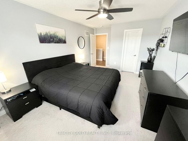 Photo 24 at 22 Waterlily Way, Stoney Creek, Hamilton