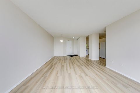 Photo 12 at Ph18 - 4185 Shipp Drive, City Centre, Mississauga