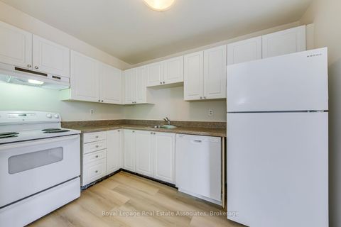 Photo 14 at Ph18 - 4185 Shipp Drive, City Centre, Mississauga