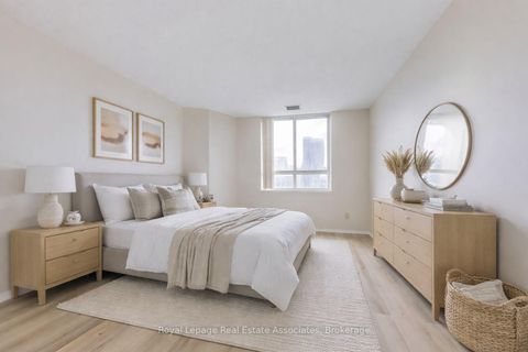 Photo 18 at Ph18 - 4185 Shipp Drive, City Centre, Mississauga
