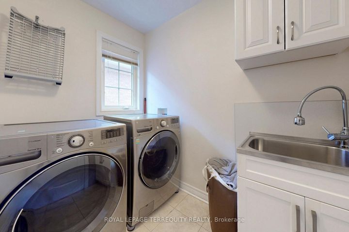 Photo 18 at 51 Donzi Lane, Patterson, Vaughan