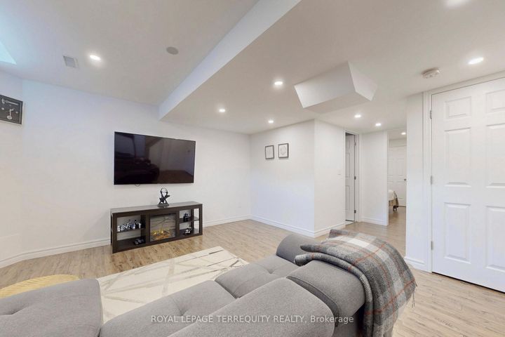 Photo 19 at 51 Donzi Lane, Patterson, Vaughan