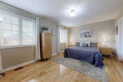 Photo 9 at 51 Donzi Lane, Patterson, Vaughan