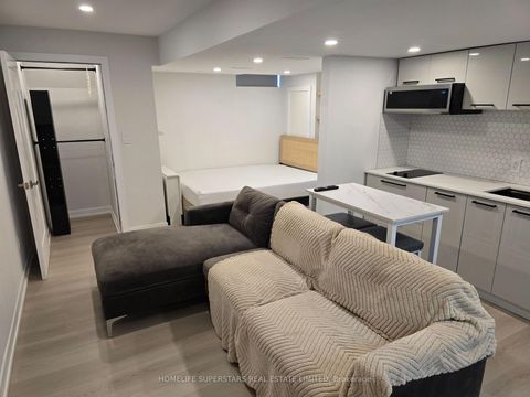 Photo 1 at 40 Akil Thomas Gardens, Bendale, Toronto