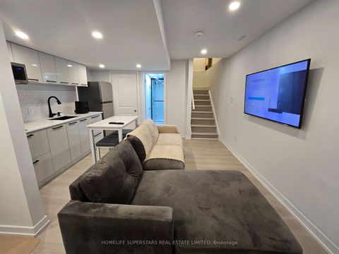 Photo 4 at 40 Akil Thomas Gardens, Bendale, Toronto