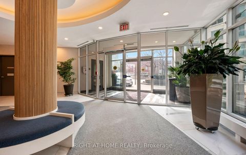 Photo 3 at 219 - 600 Queens Quay, Waterfront Communities C1, Toronto