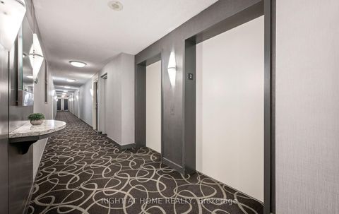 Photo 4 at 219 - 600 Queens Quay, Waterfront Communities C1, Toronto