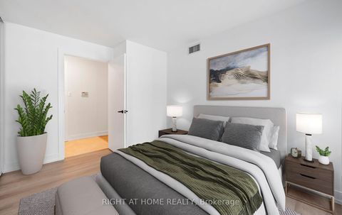 Photo 8 at 219 - 600 Queens Quay, Waterfront Communities C1, Toronto