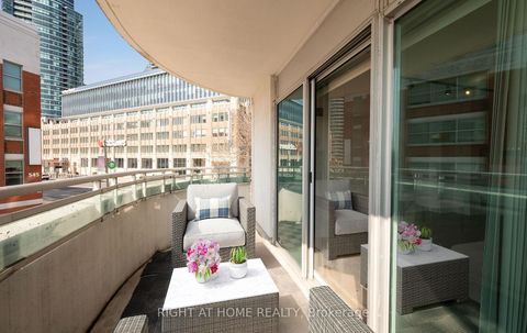 Photo 21 at 219 - 600 Queens Quay, Waterfront Communities C1, Toronto