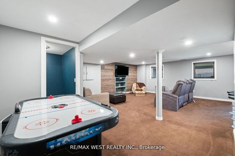 Photo 32 at 31 Buxton Lane, Bowmanville, Clarington