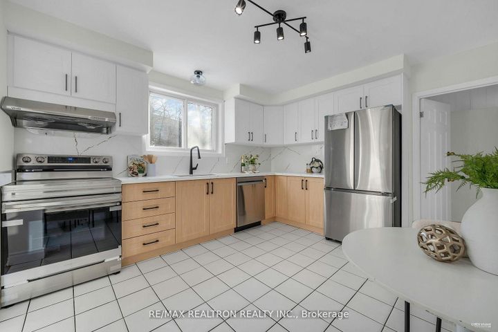 Photo 6 at 151 Shaughnessy Boulevard, Don Valley Village, Toronto