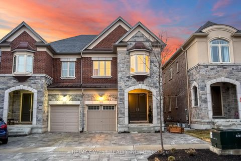 Photo 0 at 30 Drizzel Cres Crescent, Oak Ridges, Richmond Hill