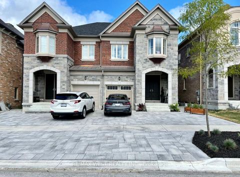 Photo 1 at 30 Drizzel Cres Crescent, Oak Ridges, Richmond Hill