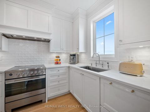 Photo 19 at 30 Drizzel Cres Crescent, Oak Ridges, Richmond Hill