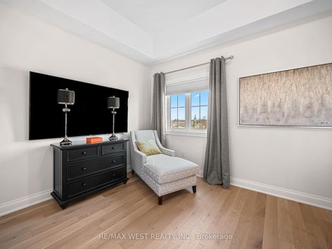 Photo 29 at 30 Drizzel Cres Crescent, Oak Ridges, Richmond Hill