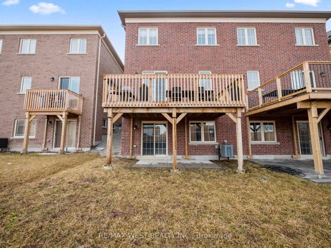 Photo 36 at 30 Drizzel Cres Crescent, Oak Ridges, Richmond Hill