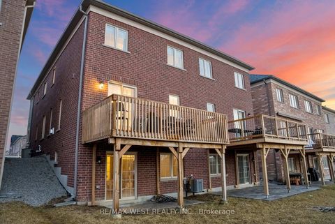 Photo 38 at 30 Drizzel Cres Crescent, Oak Ridges, Richmond Hill