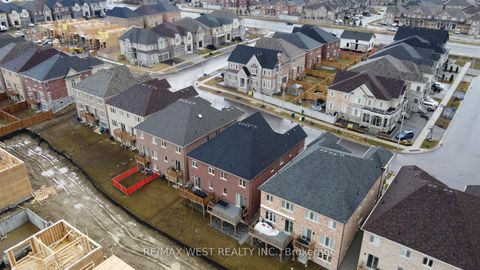 Photo 39 at 30 Drizzel Cres Crescent, Oak Ridges, Richmond Hill