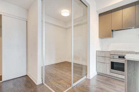 Photo 11 at 1701 - 15 Holmes Avenue, Willowdale East, Toronto