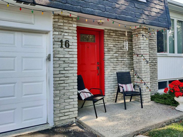 Photo 1 at 16 Grassington Crescent, Northgate, Brampton
