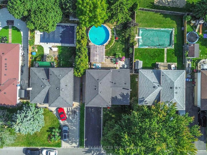 Photo 49 at 16 Grassington Crescent, Northgate, Brampton