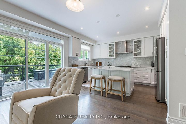 Photo 4 at 44 elysian fields Circle, Bram West, Brampton