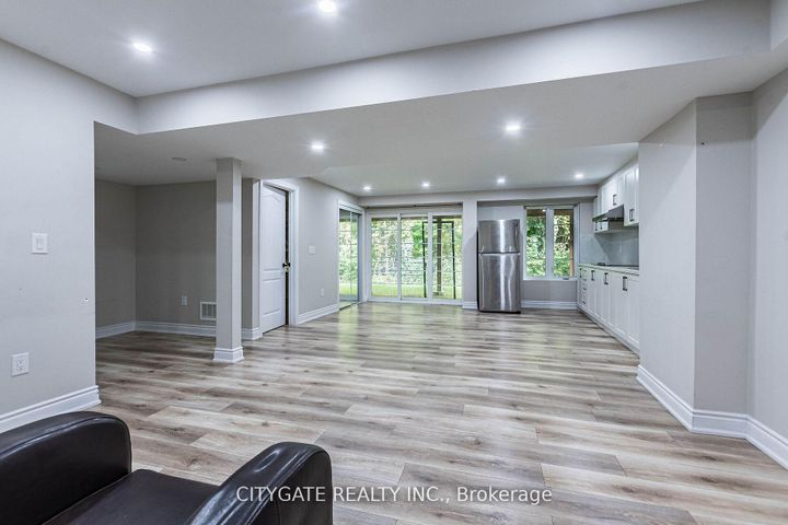 Photo 9 at 44 elysian fields Circle, Bram West, Brampton