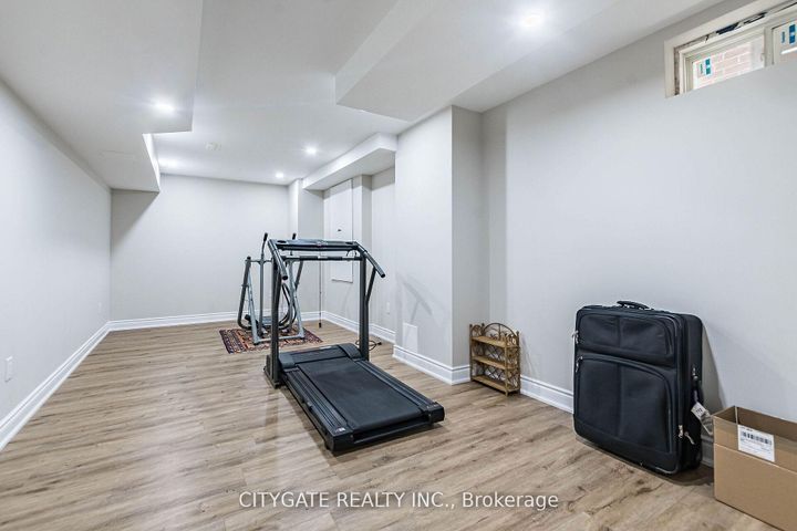 Photo 11 at 44 elysian fields Circle, Bram West, Brampton