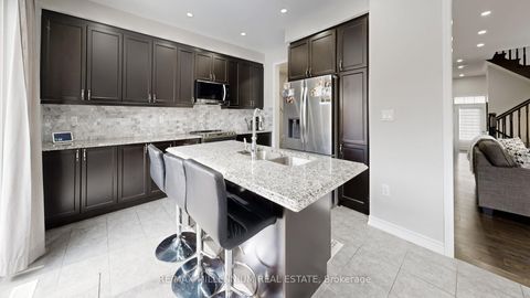 Photo 6 at 35 Barn Owl Way, Kleinburg, Vaughan