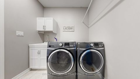 Photo 33 at 35 Barn Owl Way, Kleinburg, Vaughan