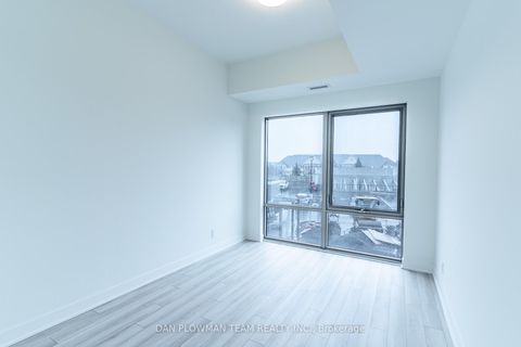 Photo 10 at 223 - 51 Clarington Boulevard, Bowmanville, Clarington