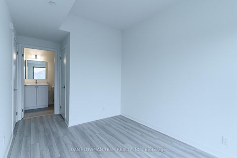 Photo 12 at 223 - 51 Clarington Boulevard, Bowmanville, Clarington