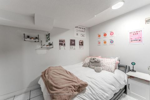 Photo 13 at 66 Raquel Street, Painswick South, Barrie