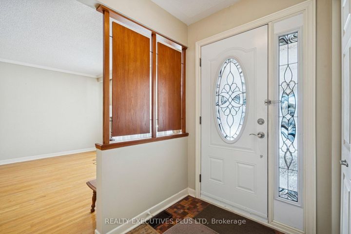 Photo 4 at 43 Marlebon Road, Clairville, Toronto