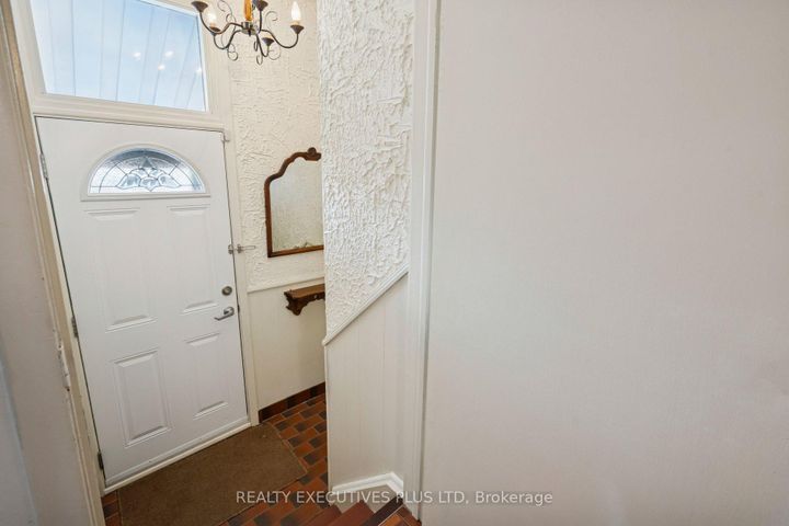 Photo 16 at 43 Marlebon Road, Clairville, Toronto