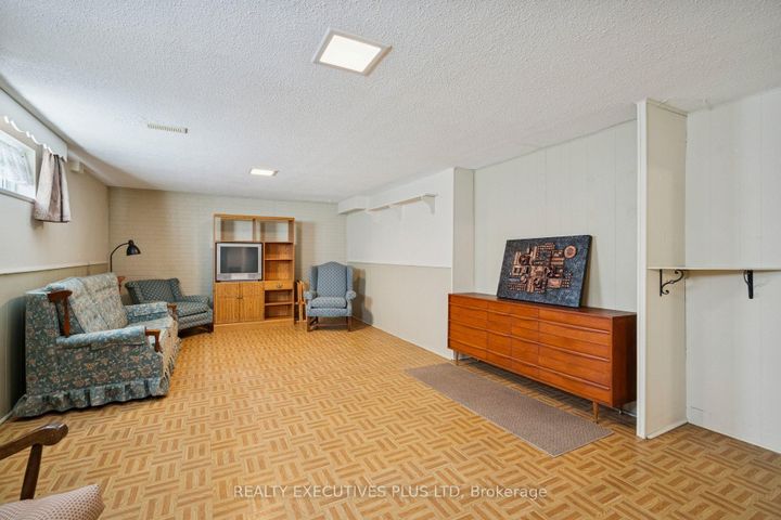 Photo 19 at 43 Marlebon Road, Clairville, Toronto