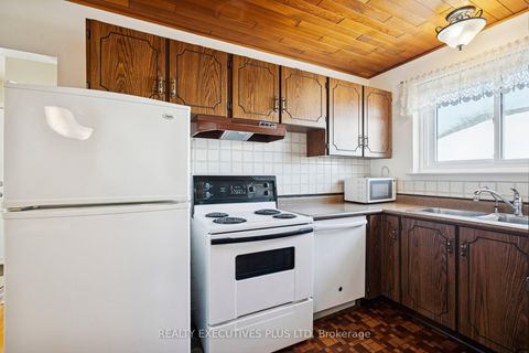 Photo 7 at 43 Marlebon Road, Clairville, Toronto