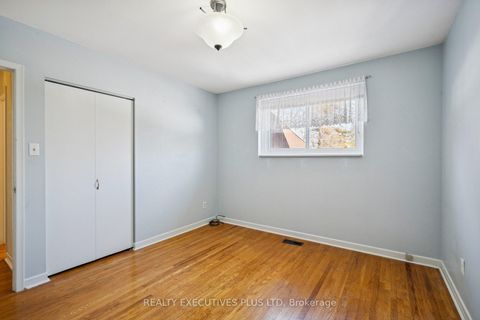Photo 10 at 43 Marlebon Road, Clairville, Toronto