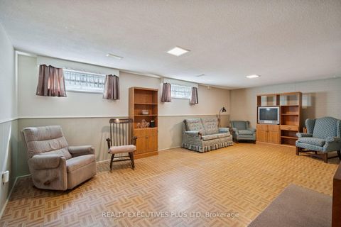 Photo 18 at 43 Marlebon Road, Clairville, Toronto