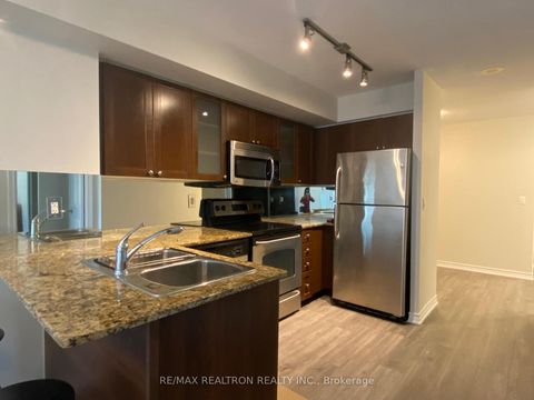 Photo 8 at 610 - 761 Bay Street, Bay Street Corridor, Toronto