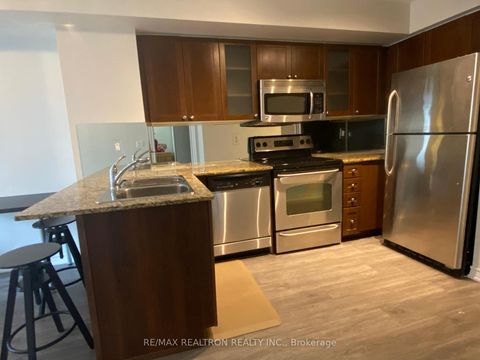 Photo 14 at 610 - 761 Bay Street, Bay Street Corridor, Toronto