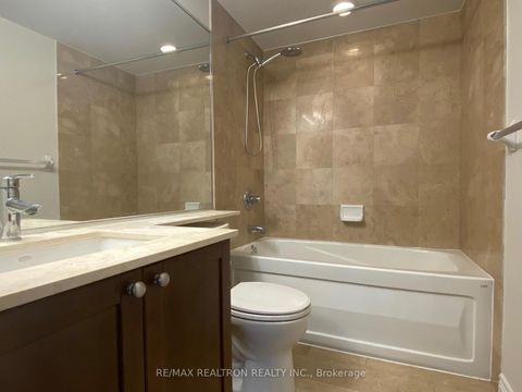 Photo 20 at 610 - 761 Bay Street, Bay Street Corridor, Toronto