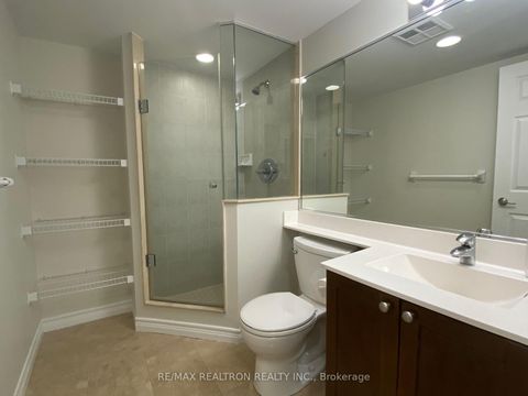 Photo 22 at 610 - 761 Bay Street, Bay Street Corridor, Toronto