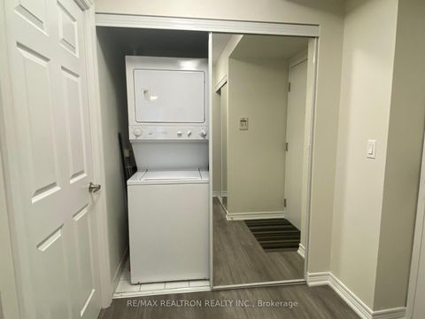 Photo 23 at 610 - 761 Bay Street, Bay Street Corridor, Toronto